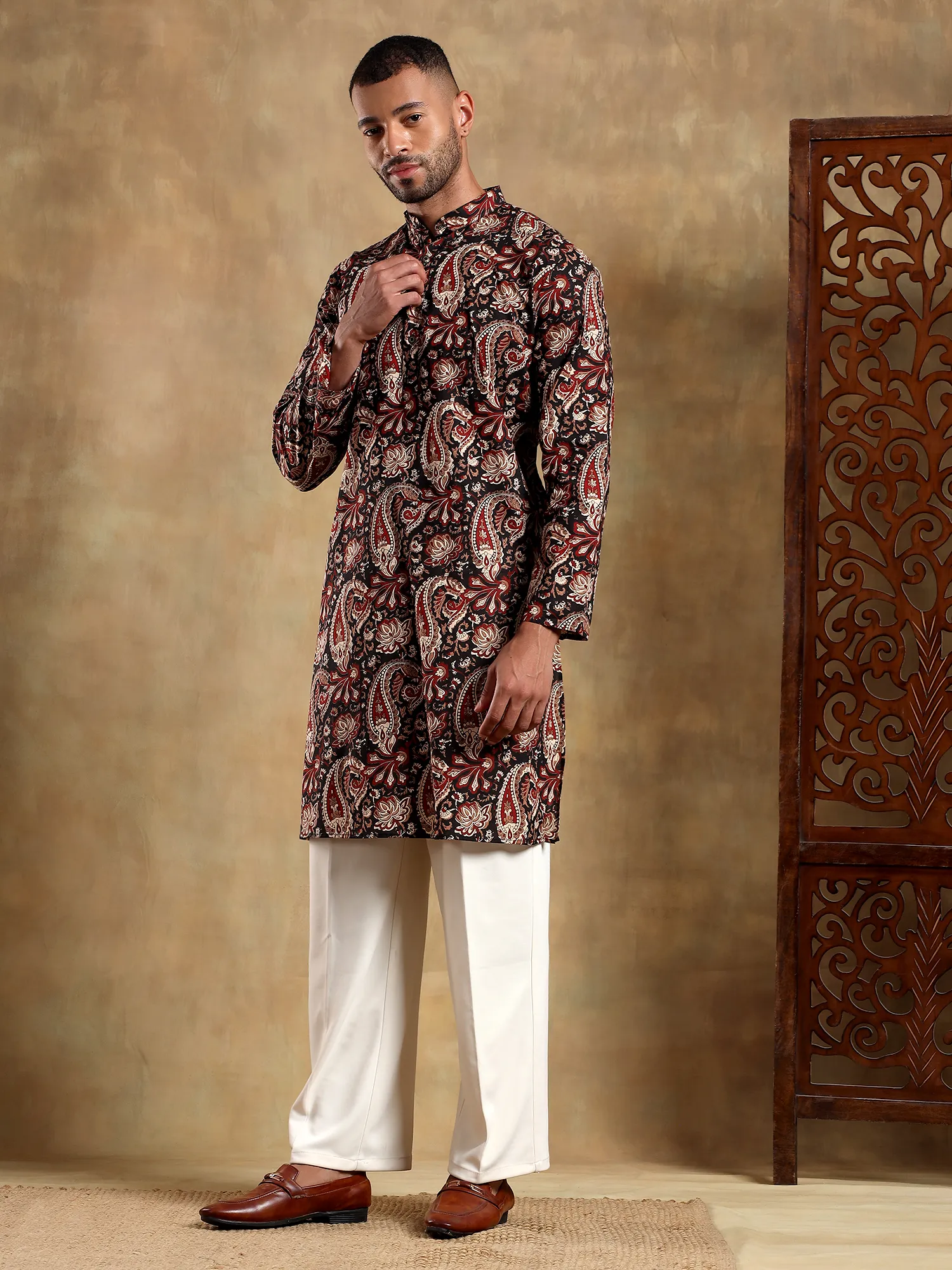 Black Red Paisley Printed Long Kurta & pyjama set - Image 4