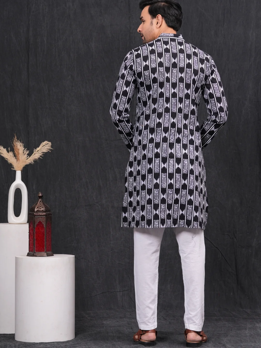Black-White Printed Cotton kurta & Pajama Set - Image 3