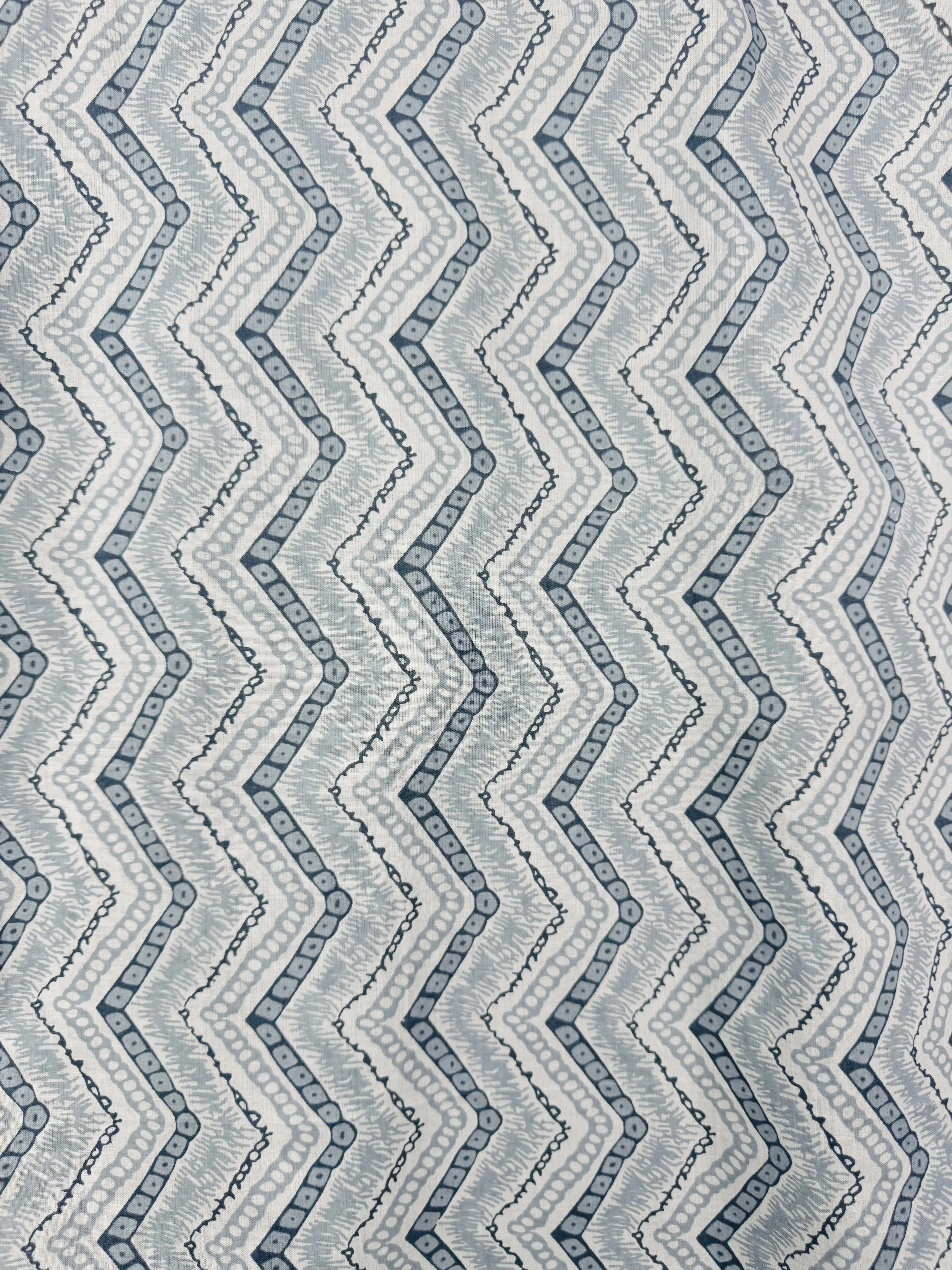 Grey WHITE ZIGZAG Short Kurta - Image 4