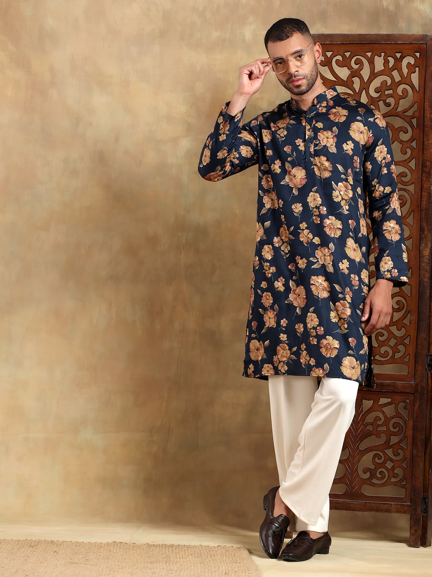 Navy Blue Floral Printed Long Kurta - Image 4
