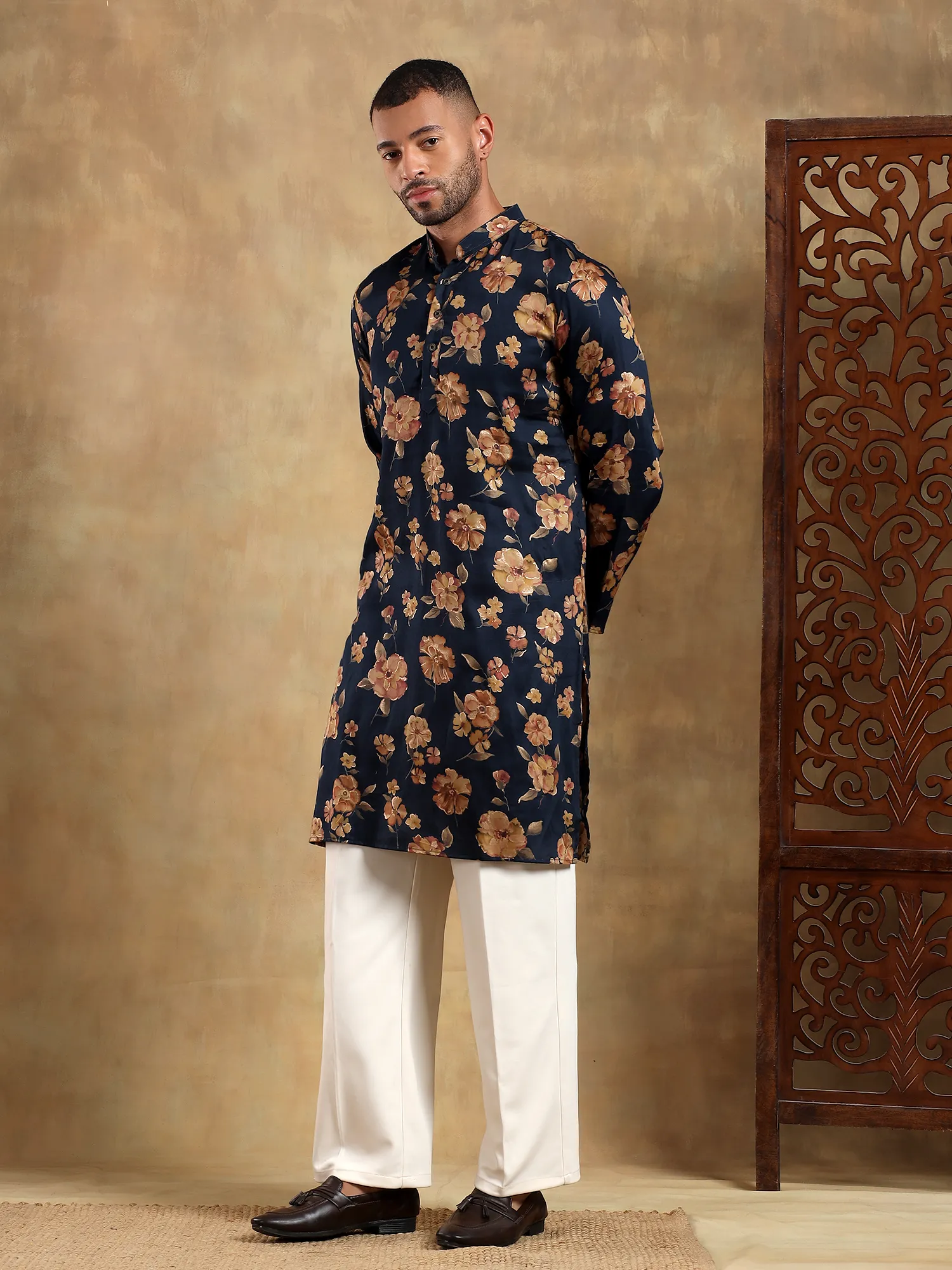 Navy Blue Floral Printed Long Kurta - Image 5